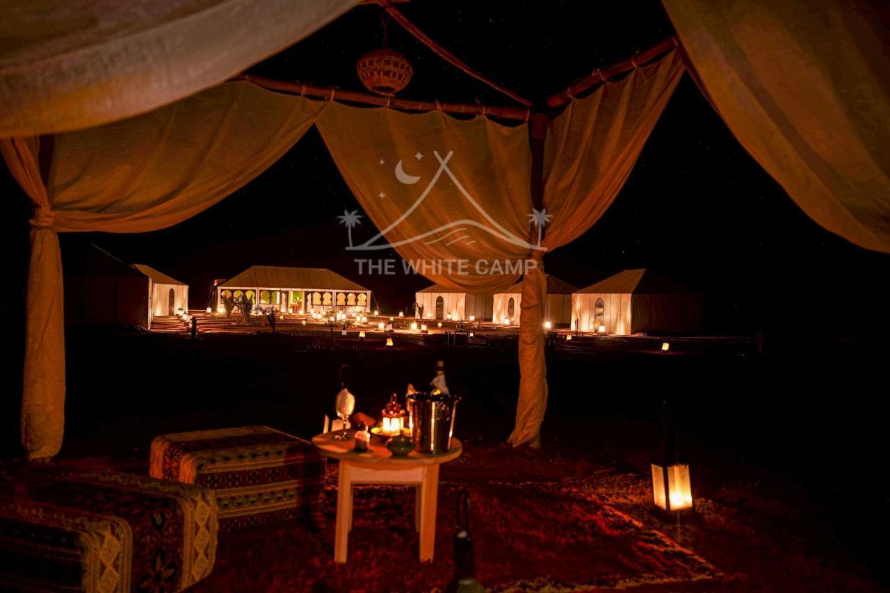 The White Camp - Your Merzouga Luxury Desert Camp & Erg Chebbi Dunes Camel Riding エクステリア 写真