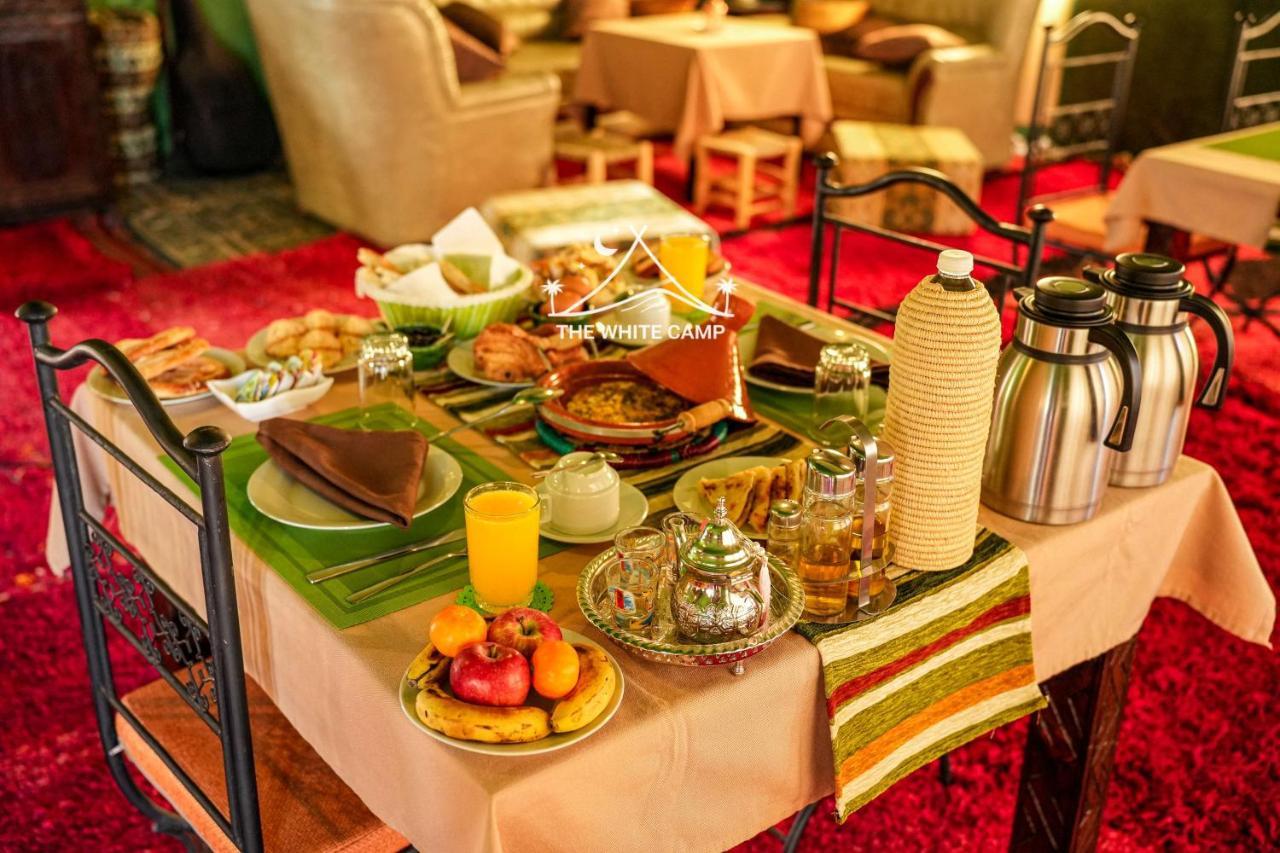 The White Camp - Your Merzouga Luxury Desert Camp & Erg Chebbi Dunes Camel Riding エクステリア 写真
