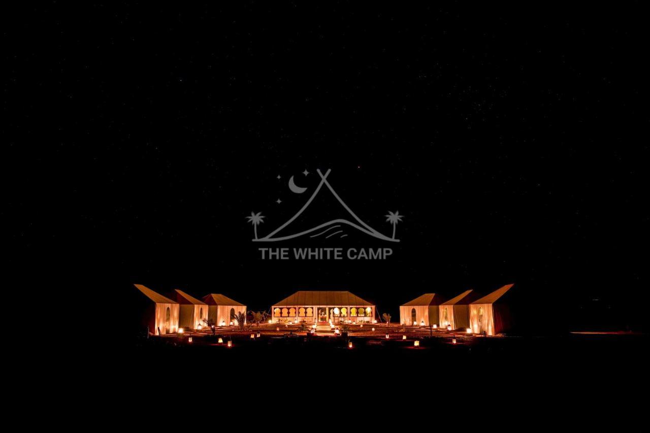 The White Camp - Your Merzouga Luxury Desert Camp & Erg Chebbi Dunes Camel Riding エクステリア 写真