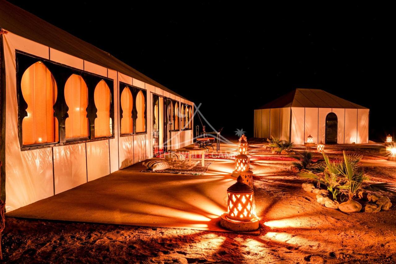 The White Camp - Your Merzouga Luxury Desert Camp & Erg Chebbi Dunes Camel Riding エクステリア 写真