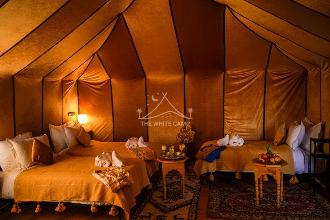 The White Camp - Your Merzouga Luxury Desert Camp & Erg Chebbi Dunes Camel Riding エクステリア 写真