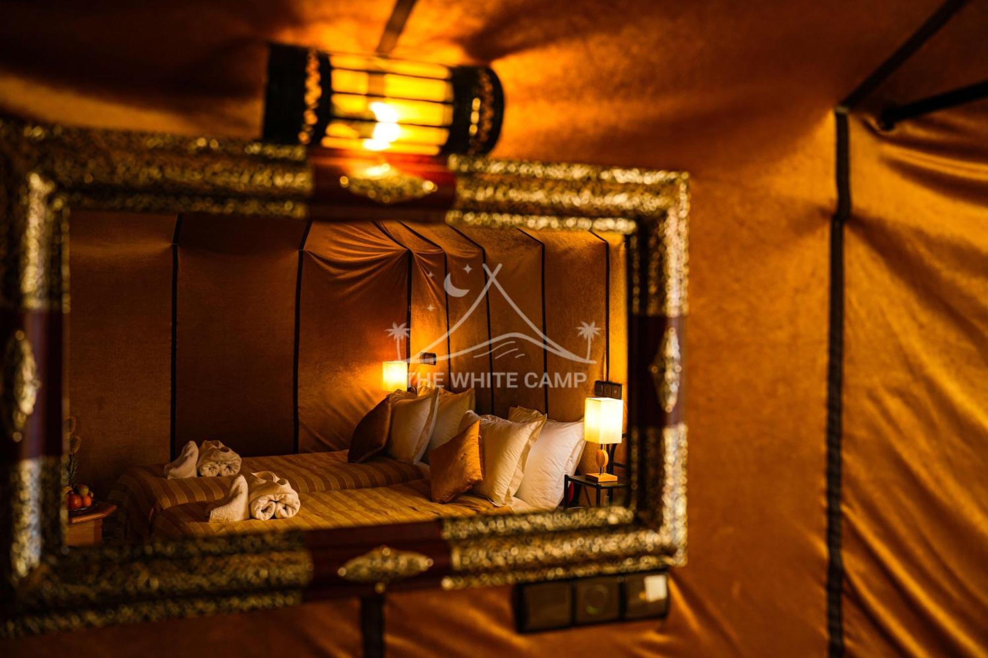 The White Camp - Your Merzouga Luxury Desert Camp & Erg Chebbi Dunes Camel Riding エクステリア 写真