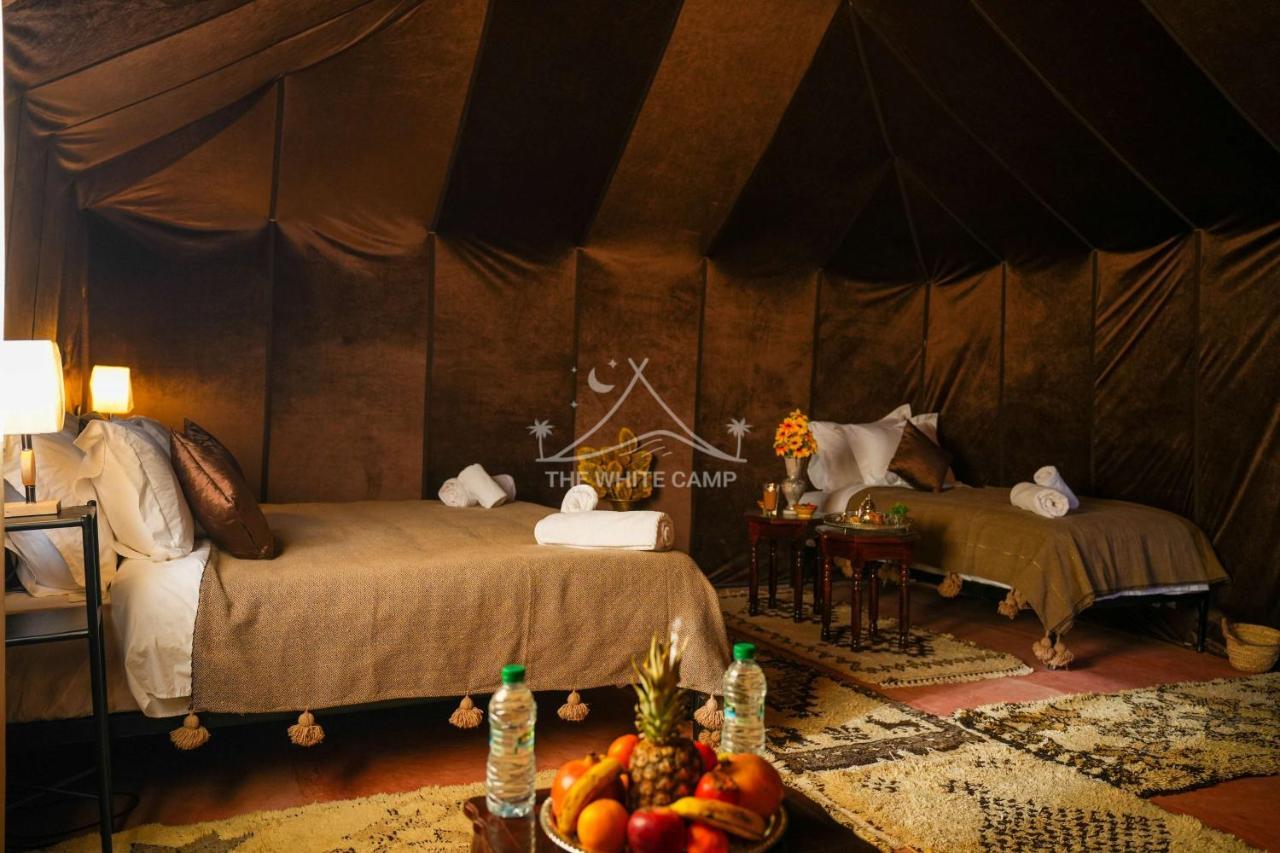 The White Camp - Your Merzouga Luxury Desert Camp & Erg Chebbi Dunes Camel Riding エクステリア 写真