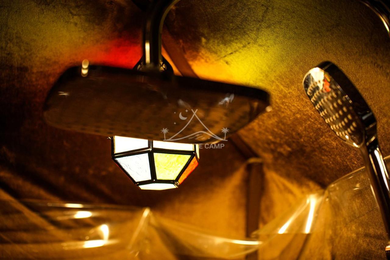 The White Camp - Your Merzouga Luxury Desert Camp & Erg Chebbi Dunes Camel Riding エクステリア 写真
