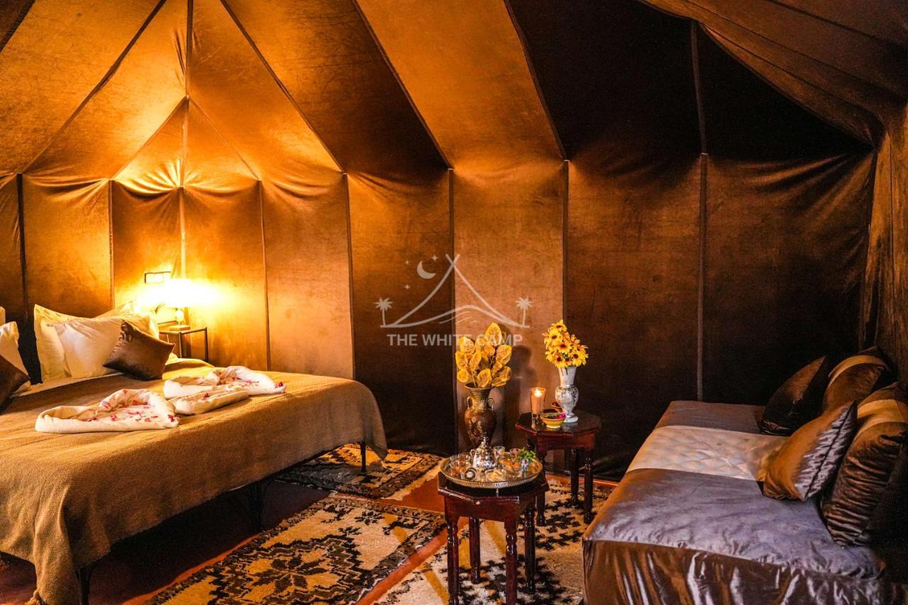 The White Camp - Your Merzouga Luxury Desert Camp & Erg Chebbi Dunes Camel Riding エクステリア 写真