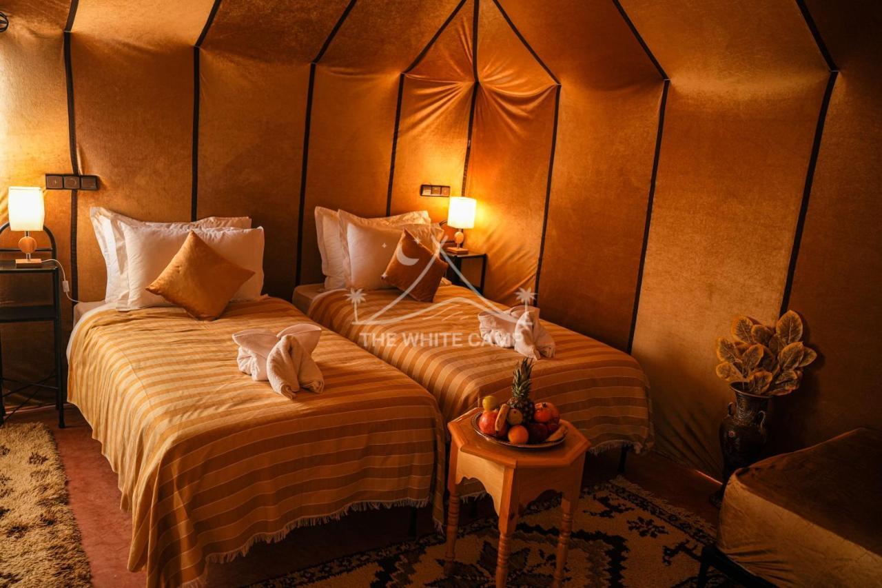 The White Camp - Your Merzouga Luxury Desert Camp & Erg Chebbi Dunes Camel Riding エクステリア 写真