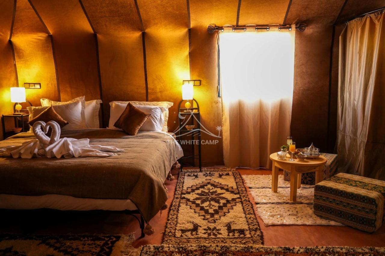 The White Camp - Your Merzouga Luxury Desert Camp & Erg Chebbi Dunes Camel Riding エクステリア 写真