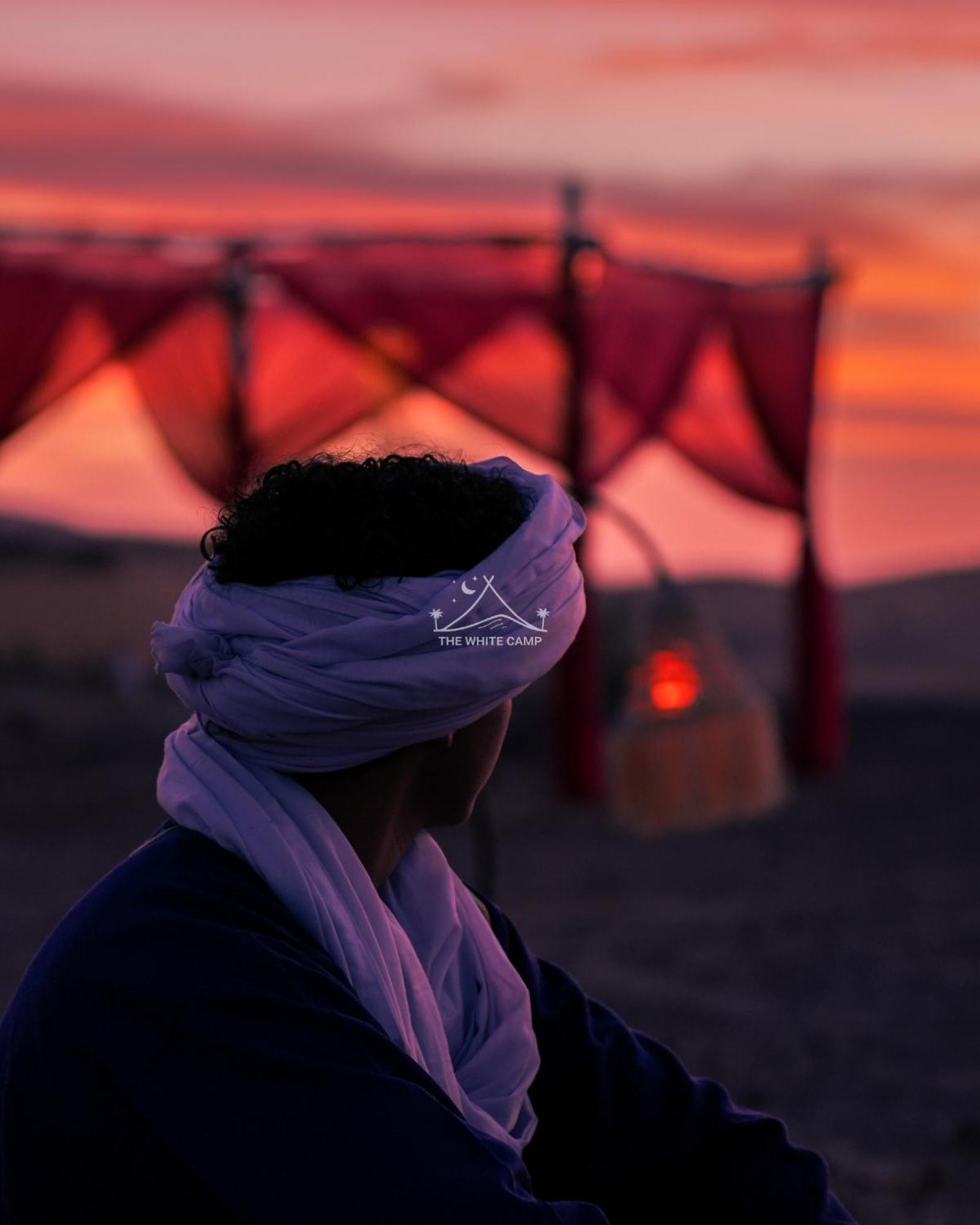 The White Camp - Your Merzouga Luxury Desert Camp & Erg Chebbi Dunes Camel Riding エクステリア 写真