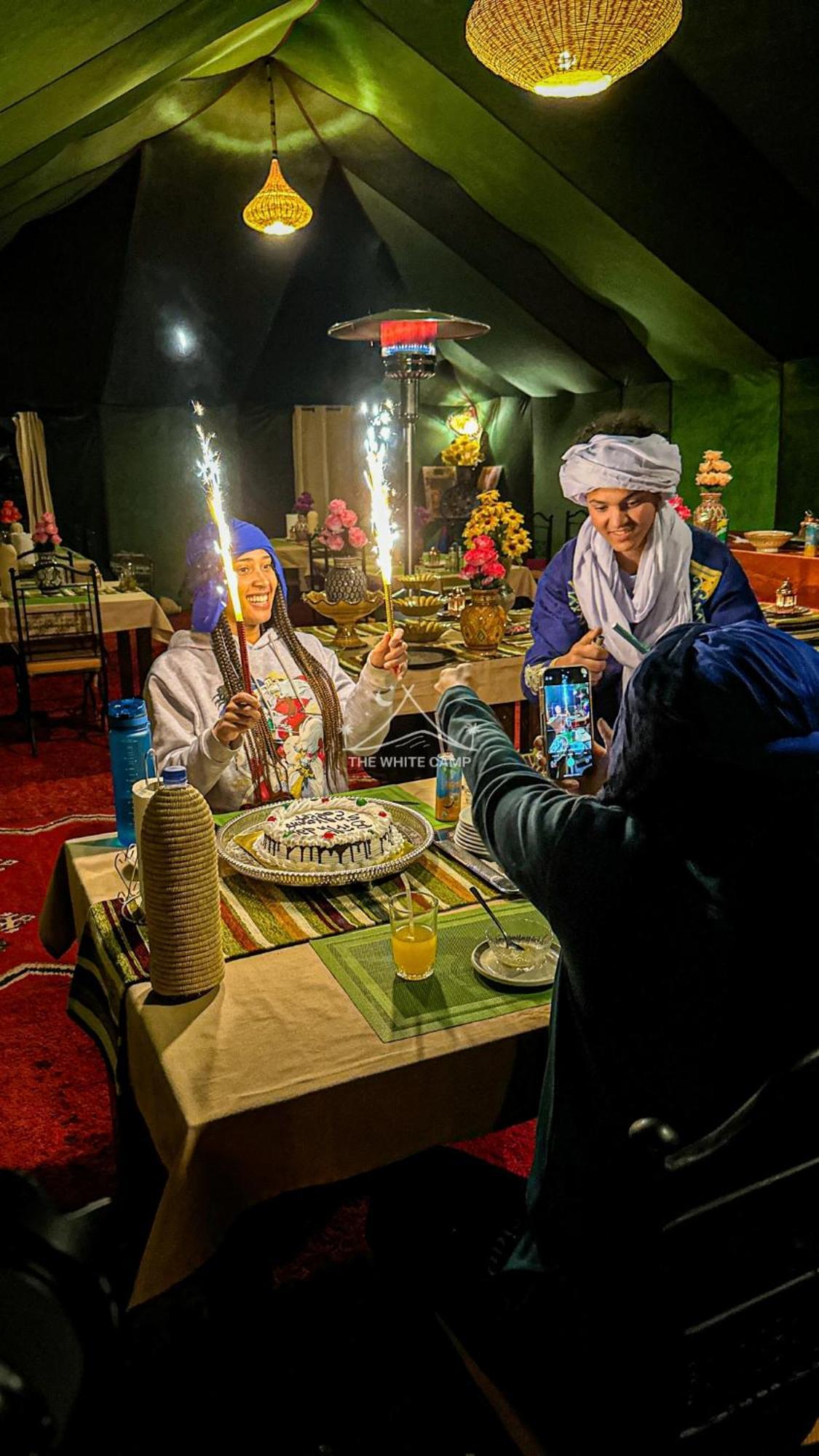 The White Camp - Your Merzouga Luxury Desert Camp & Erg Chebbi Dunes Camel Riding エクステリア 写真