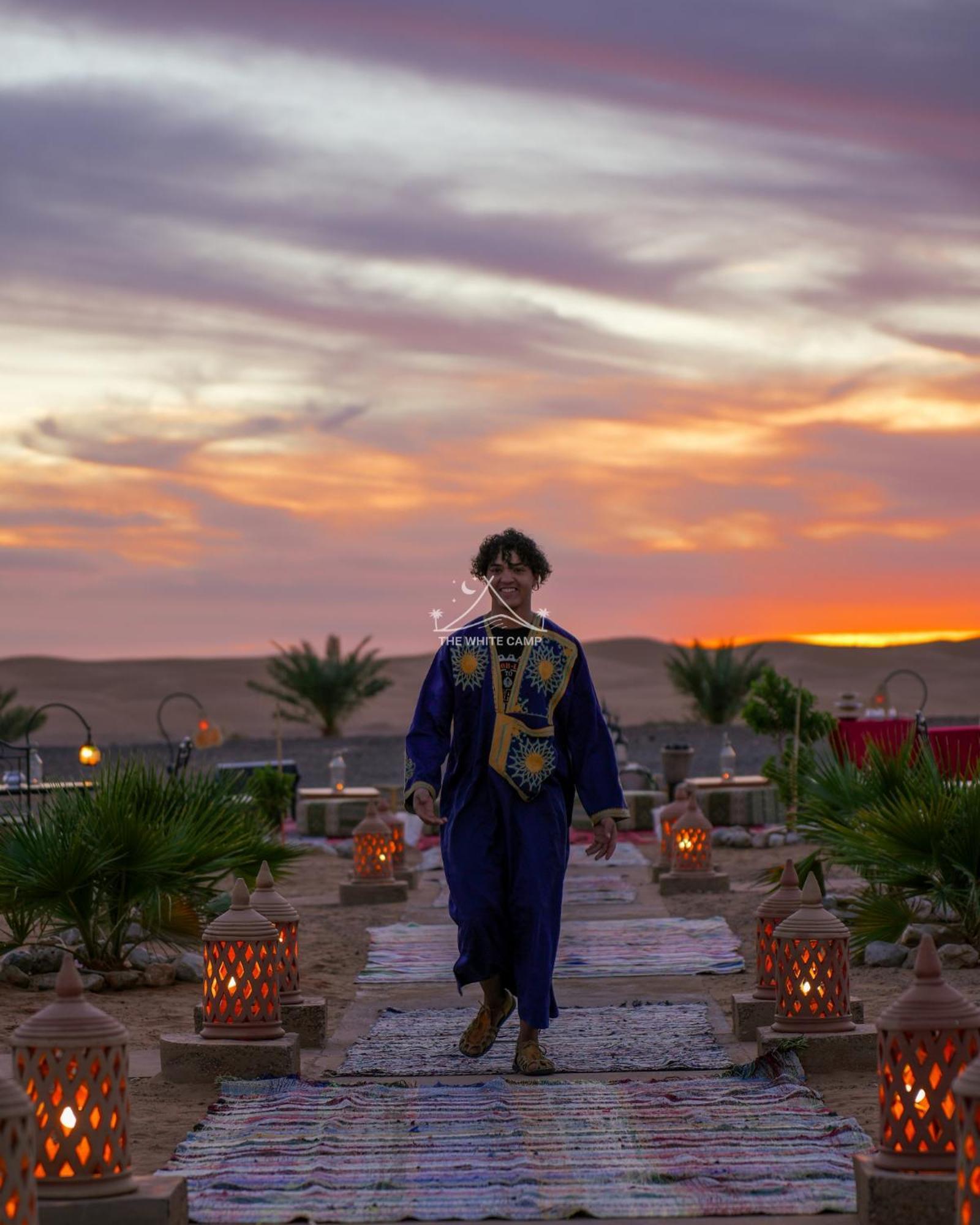 The White Camp - Your Merzouga Luxury Desert Camp & Erg Chebbi Dunes Camel Riding エクステリア 写真