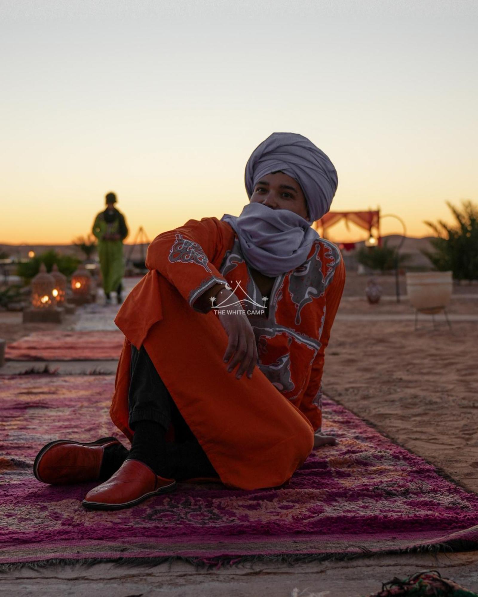 The White Camp - Your Merzouga Luxury Desert Camp & Erg Chebbi Dunes Camel Riding エクステリア 写真
