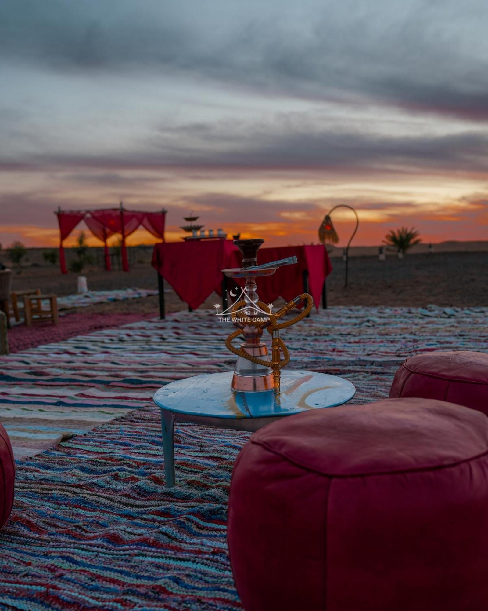 The White Camp - Your Merzouga Luxury Desert Camp & Erg Chebbi Dunes Camel Riding エクステリア 写真