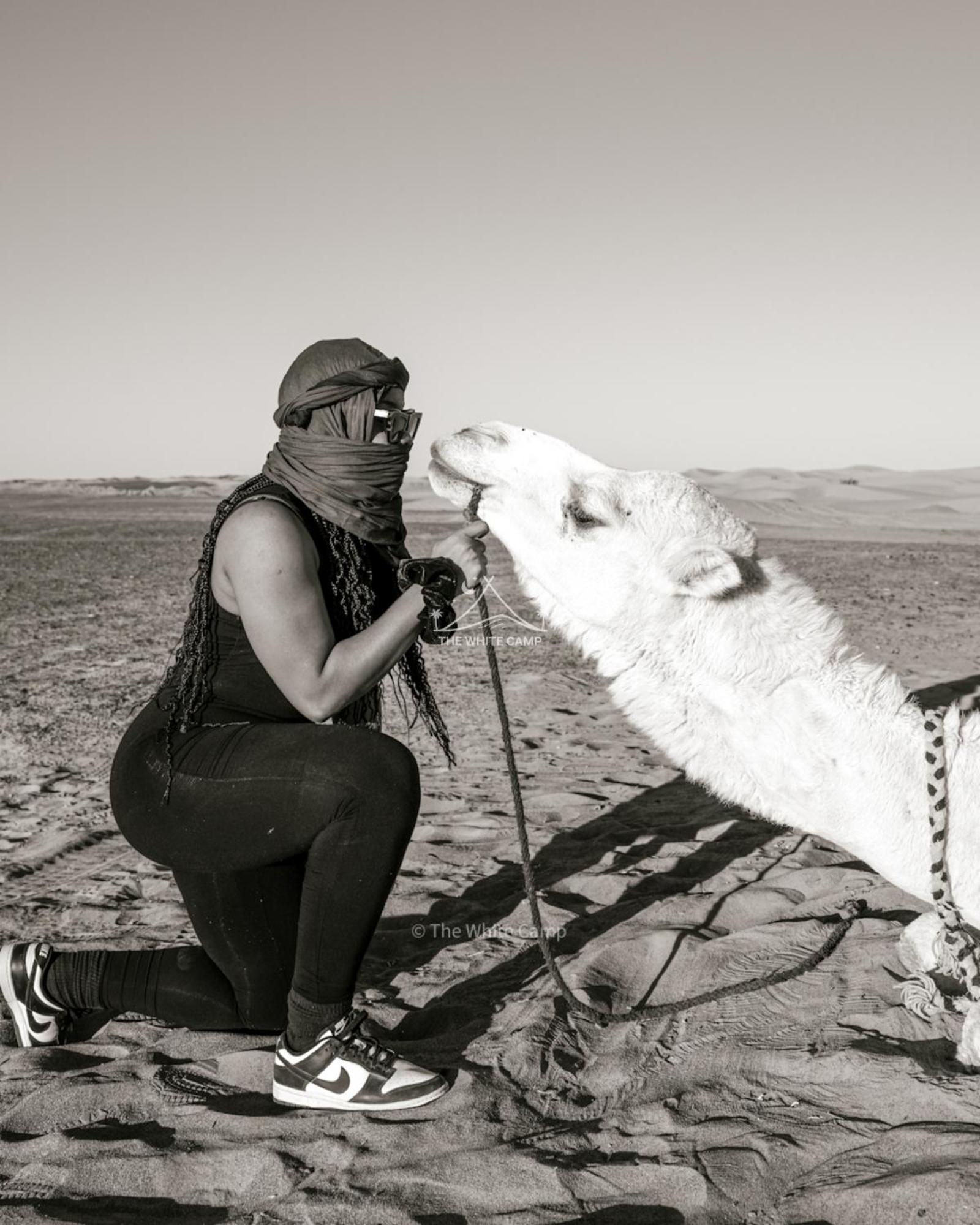 The White Camp - Your Merzouga Luxury Desert Camp & Erg Chebbi Dunes Camel Riding エクステリア 写真